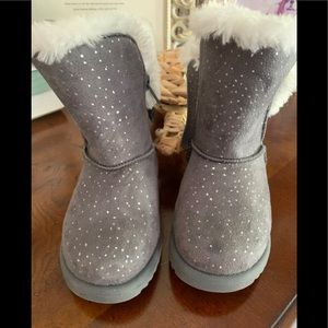 JUMPING BEAN BOOTS-8-✨EUC✨-GREY SPARKLE W FAUX FUR
